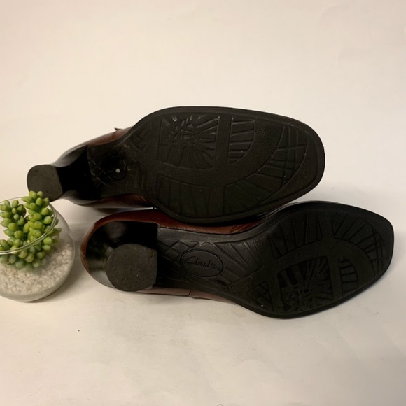 Clarks Brown Leather Buckle Detail Ankle Boots - Picture 8 of 8